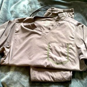 Grey’s Anatomy Medium Scrub Set